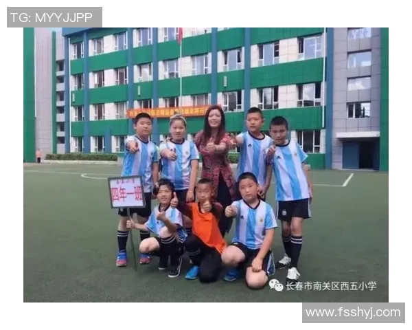 激情与荣耀交织的绿茵场Nike足球明星广告展现运动之美与梦想追逐 激情与荣耀交织的绿茵场Nike足球明星广告展现运动之美与梦想追逐